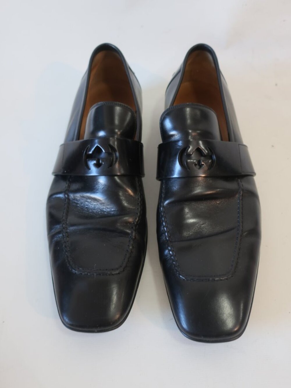 Gucci Black Leather Logo-Trim Slip-On Loafers - Picture 2 of 11